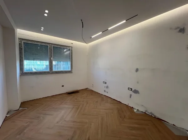 Tirane, shitet apartament 2+1 , 92 m² 320.000 € (Ish Ekspozita)