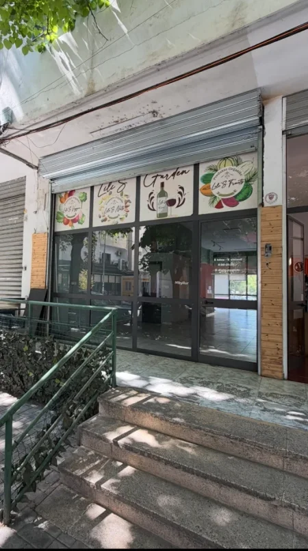 Tirane, jepet me qera dyqan Kati 0, 82 m² 800 € (https://maps.app.goo.gl/apbBCydcvJCDsqxi8?g_st=ic)