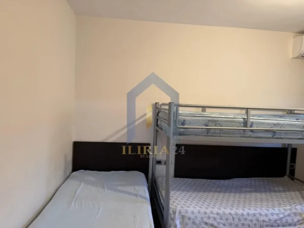 Tirane, jap me qera apartament 1+1+Ballkon Kati 5, 64 m² 400 € (Apartament 1+1 me qira ne "Kinostudio")