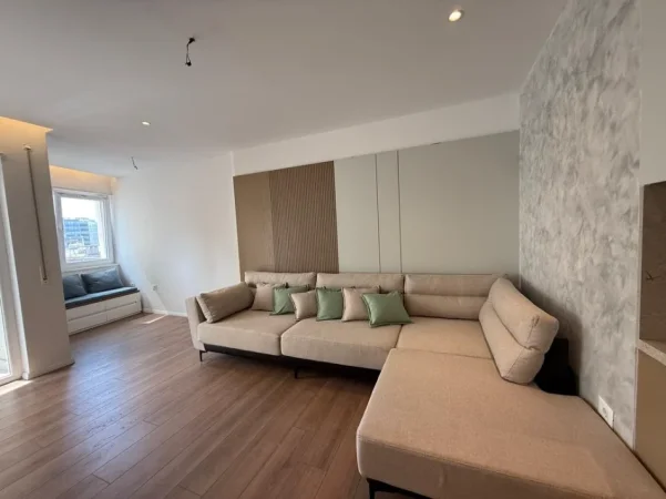 Tirane, shitet apartament 2+1+Ballkon Kati 5, 89 m² 275.000 € (Qender)