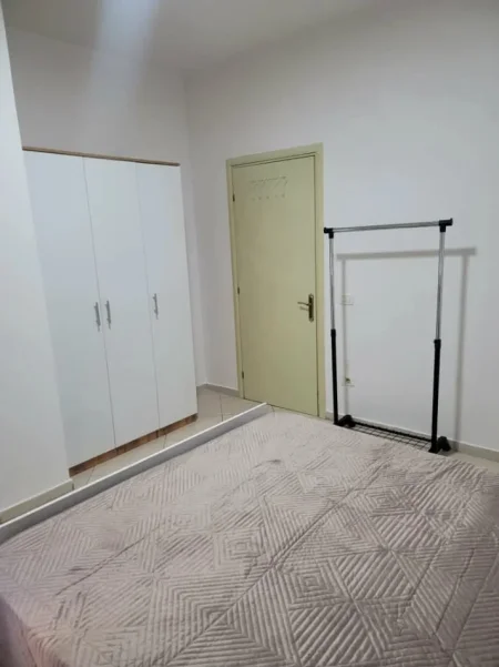Tirane, jepet me qera apartament 1+1+Ballkon Kati 3, 60 m² 350 € 