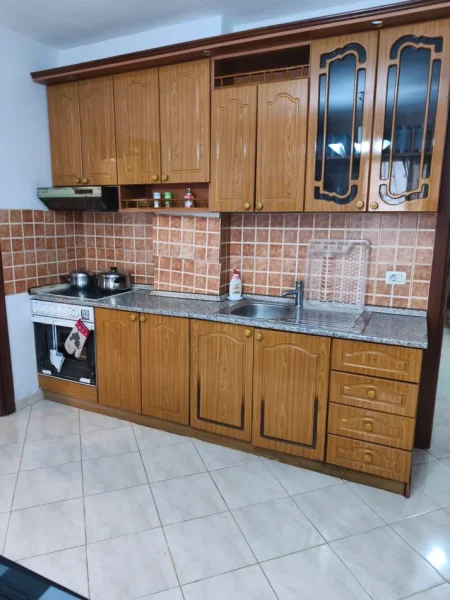 Durres, jepet me qera apartament 1+1 Kati 3, 65 m² 350 € (Golem Plazh)
