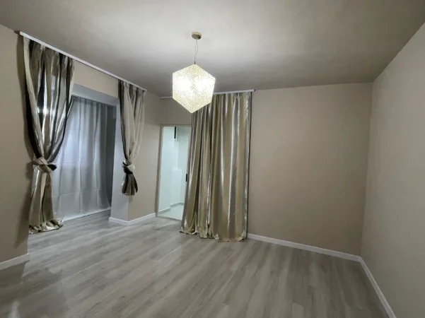 Tirane, jepet me qera ambjent biznesi Kati 1, 41 m² 600 € (Rruga e Kosovareve)