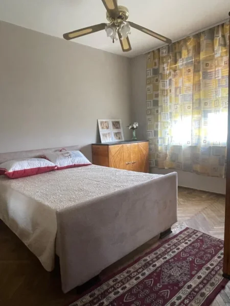 Durres, jepet me qera apartament 2+1 Kati 4, 80 m² 450 € (Tek Ish Restorant Durresi Rruga Ferit Xhajko)