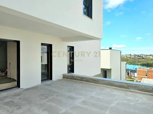 Tirane, shes Vile 3 Katshe Kati 2, 330 m² 650.000 € 