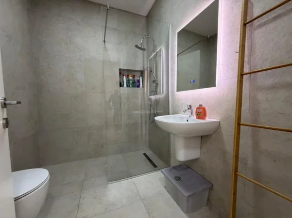 Tirane, jepet me qera apartament 1+1 Kati 3, 70 m² 750 € (Delijorgji)