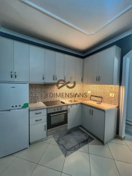 Tirane, jepet me qera apartament 2+1 Kati 1, 90 m² 550 € (qendra kristal)