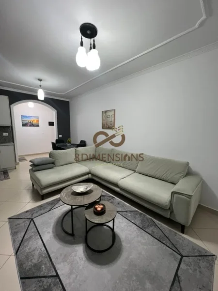 Tirane, jepet me qera apartament 2+1 Kati 1, 90 m² 550 € (qendra kristal)