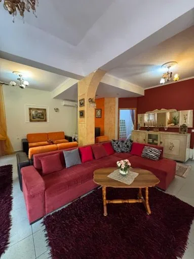 Tirane, shitet apartament 3+1+Aneks+Ballkon Kati 0, 138 m² 169.000 € (selite)