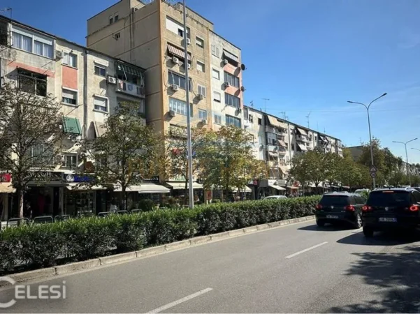 Tirane, shitet ambjent biznesi Kati 1, 49 m² 260.000 € (Rruga Muhamet Gjollesha)