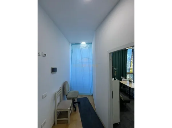 Tirane, shitet ambjent biznesi Kati 2, 32 m² 60.000 € (Xhamlliku)