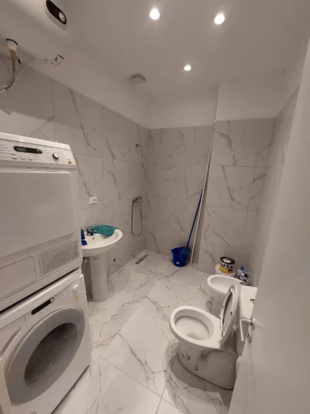 Tirane, jepet me qera apartament 1+1 Kati 1, 50 m² 600 € (Kodra e Diellit)