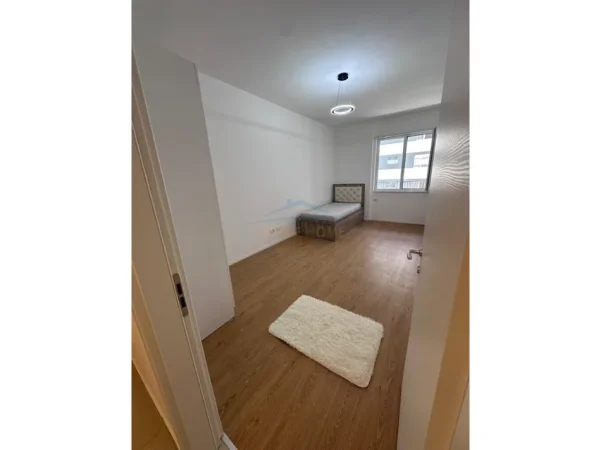 Tirane, jepet me qera apartament 2+1 Kati 4, 95 m² 500 € (QTU)