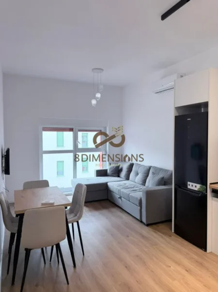 Tirane, jepet me qera apartament 1+1+Ballkon Kati 5, 44 m² 400 € (ali demi)