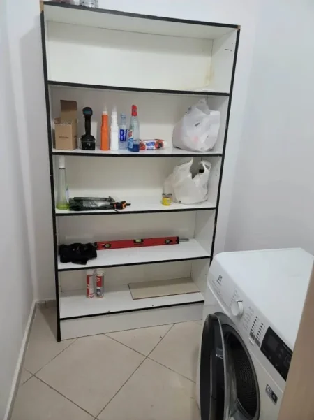Tirane, jepet me qera apartament 1+1+Ballkon Kati 8, 70 m² 360 € (Yzberisht)