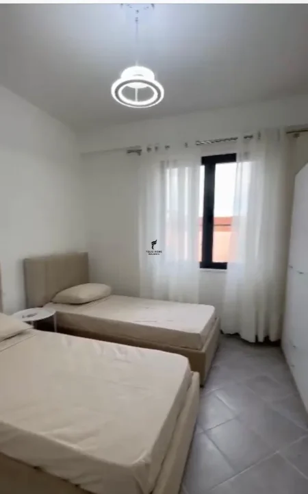 Tirane, jepet me qera apartament 2+1+Ballkon Kati 1, 92 m² 750 € (JORDAN MISJA)