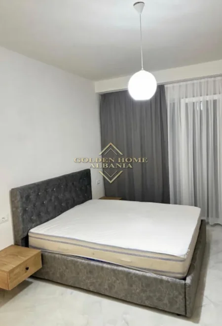 Tirane, jepet me qera 2+1 Kati 8, 120 m² 600 € 