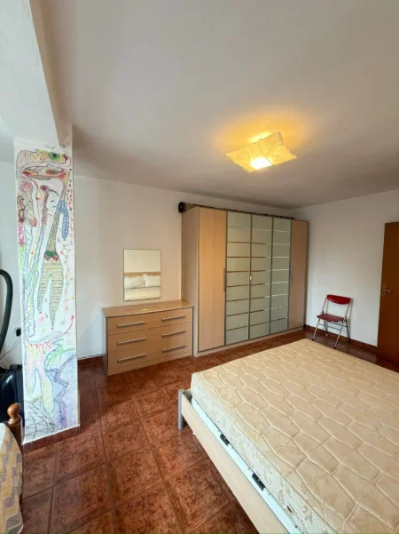 Tirane, shitet 2+1 , 