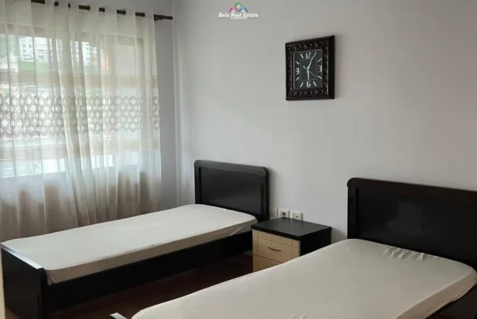 Tirane, jepet me qera Vile 3+1 Kati 4, 99 m² 570 € (Selite)