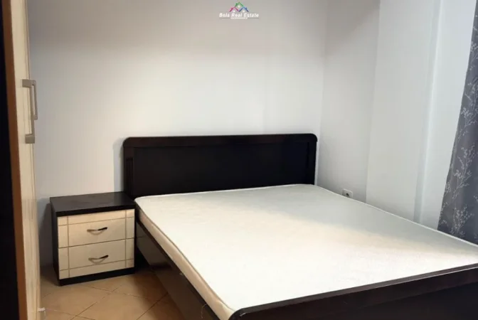 Tirane, jepet me qera Vile 3+1 Kati 4, 99 m² 570 € (Selite)