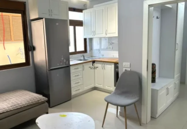 Tirane, jepet me qera apartament 2+1 Kati 9, 86 m² 800 € (KOMUNA E PARISIT)