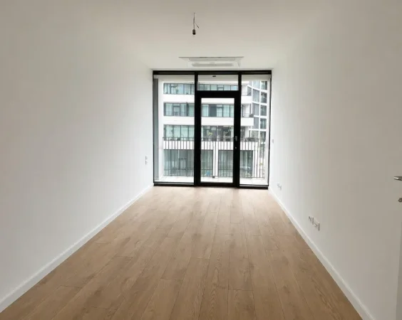 Tirane, jepet me qera zyre Kati 1, 93 m² 1.200 € (LAKE VIEW)