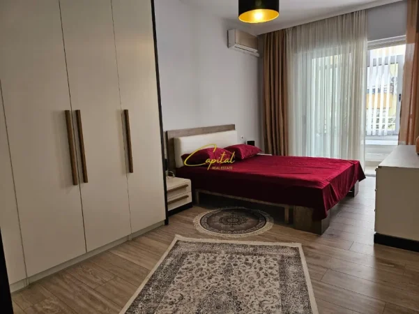 Tirane, jepet me qera apartament 2+1 Kati 3, 120 m² 800 € (LIQENI I THATE)
