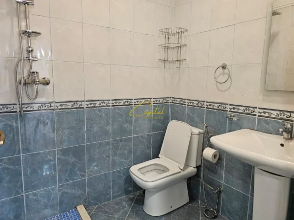 Tirane, jepet me qera apartament 2+1 Kati 3, 120 m² 800 € (LIQENI I THATE)