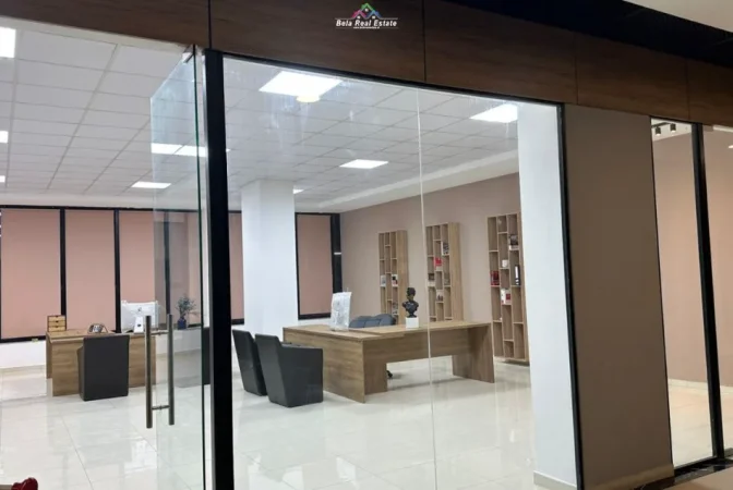 Tirane, jepet me qera zyre Kati 1, 120 m² 840 € (kamez)