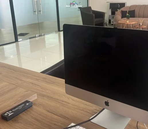 Tirane, jepet me qera zyre Kati 1, 120 m² 840 € (kamez)