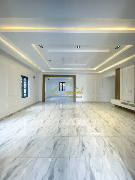 Tirane, jepet me qera ambjent biznesi Kati 0, 350 m² 2.500 € (YZBERISHT)