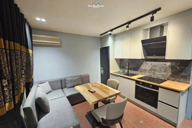 Tirane, jepet me qera apartament 1+1+Ballkon Kati 2, 57 m² 620 € (qender)
