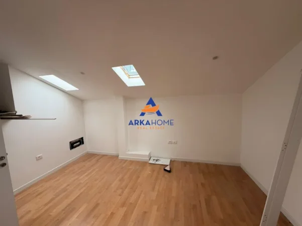Tirane, shitet apartament 1+1+Ballkon Kati 5, 68 m² 140.000 € 