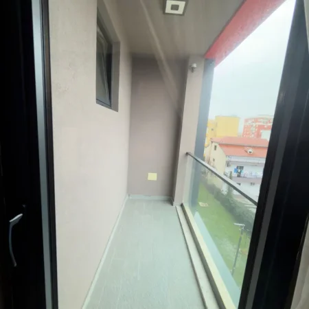 Tirane, jepet me qera apartament 2+1 Kati 2, 108 m² 600 € (Unaza e Re)