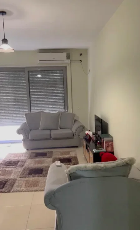 Tirane, jepet me qera apartament 1+1+Ballkon Kati 4, 70 m² 600 € 