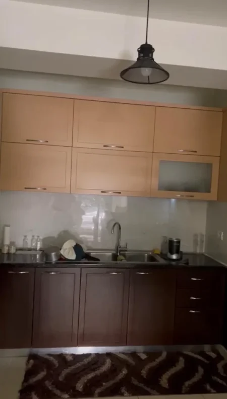 Tirane, jepet me qera apartament 1+1+Ballkon Kati 4, 70 m² 600 € 