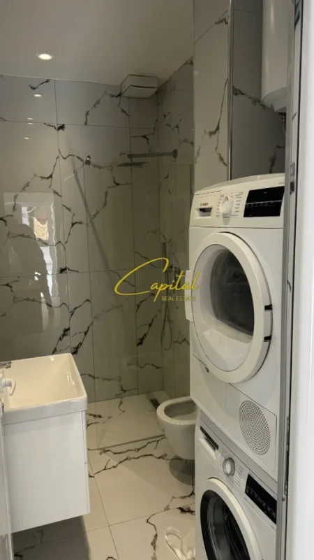 Tirane, jepet me qera apartament 1+1 Kati 1, 50 m² 500 € (5 MAJI)