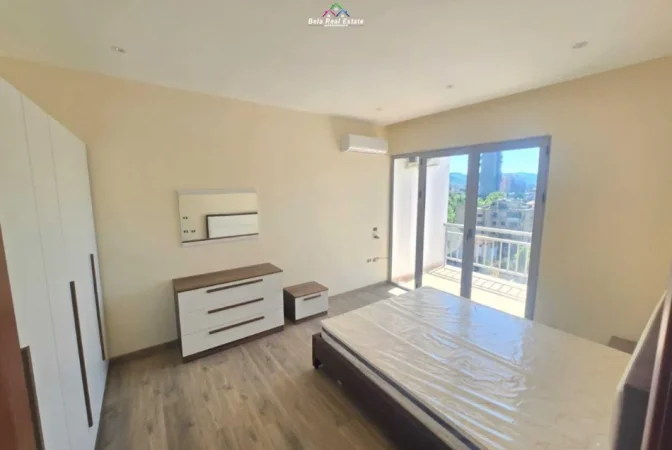 Tirane, jepet me qera apartament 3+1 Kati 6, 160 m² 1.400 € (bulevardi zhan dark)