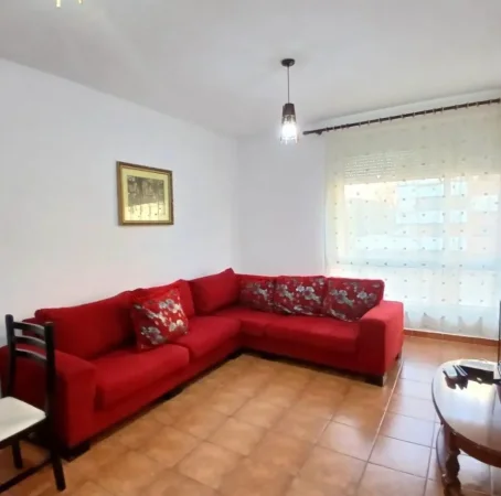 Tirane, jepet me qera apartament 1+1+Ballkon Kati 3, 70 m² 500 €