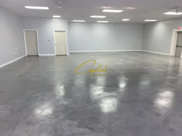Tirane, jepet me qera magazine Kati 0, 350 m² 2.500 € (YZBERISHT)