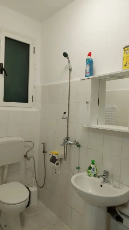 Tirane, jepet me qera apartament 1+1 Kati 1, 70 m² 600 € (MYSLYM SHYRI)