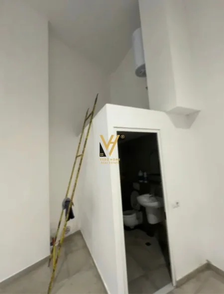 Tirane, jepet me qera zyre Kati 0, 40 m² 420 € (RRUGA RAMAZAN SHIJAKU)
