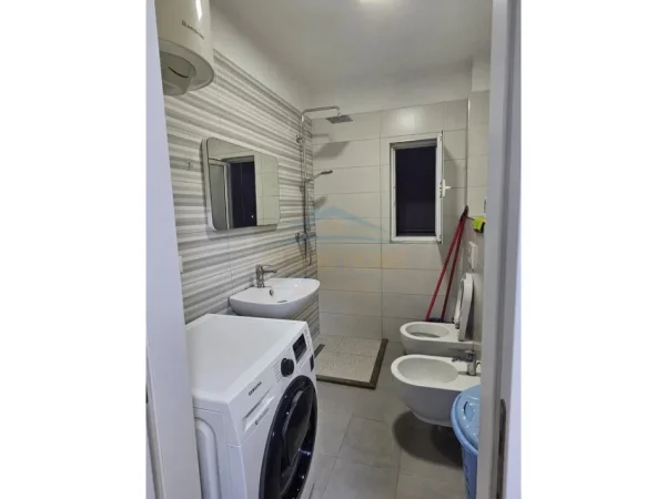 Tirane, jepet me qera apartament 2+1 Kati 5, 71 m² 600 € (Rruga Kongresi Manastirit)