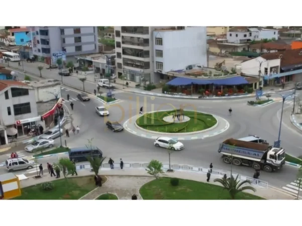 Tirane, shitet 2+1me arredim bashkekohor , 111 m² 110.000 € (Kamez)