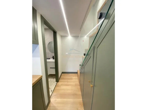 Tirane, shitet garsonier 1+1 Kati 1, 28 m² 59.000 € (Marteniteti i Ri)