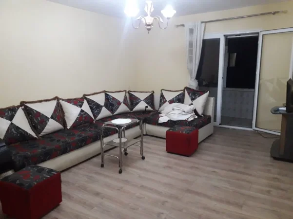 Tirane, jepet me qera apartament 2+1 Kati 4, 80 m² 470 € (JORDAN MISJA)