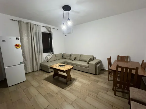 Tirane, jepet me qera apartament 1+1 Kati 1, 70 m² 400 € (Siri Kodra prane Hotel Meridian)