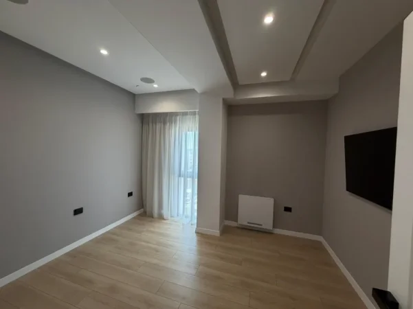 Tirane, jepet me qera apartament 4+1+Ballkon Kati 10, 300 m² 3.500 € (Kompleksi Square21)