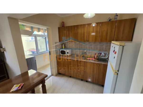 Tirane, shitet apartament 1+1 Kati 4, 54 m² 95.000 € (Ali Demi)
