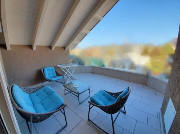 Tirane, shitet Vile Kati 4, 1.200 m² 950.000 € (Akacia Hills)